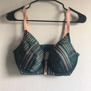 Lace plunge bra